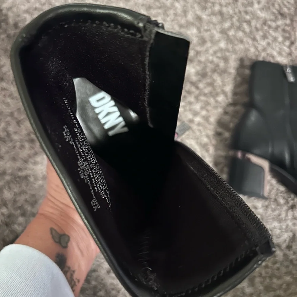⚡️DKNY • Black Block Heel Bootie • sz 7M - Picture 6 of 10